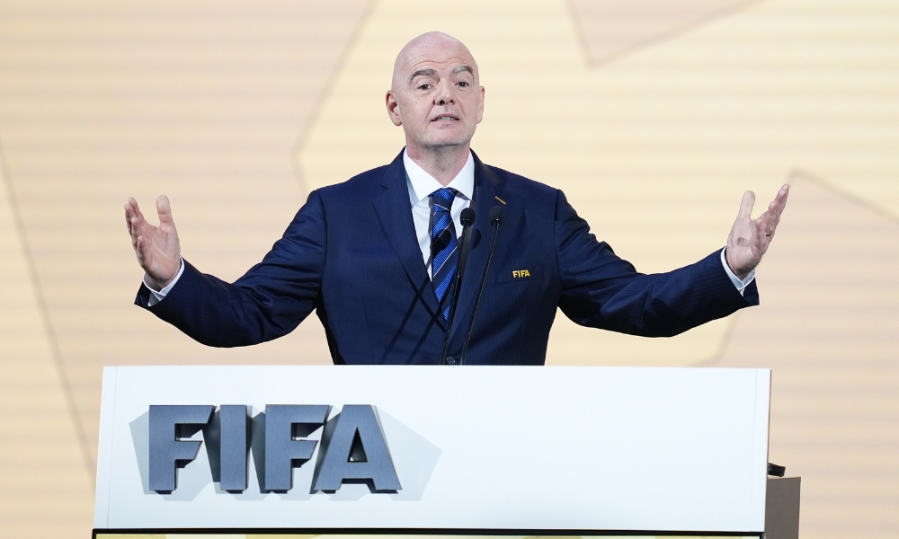 引着世界各 引着世界各